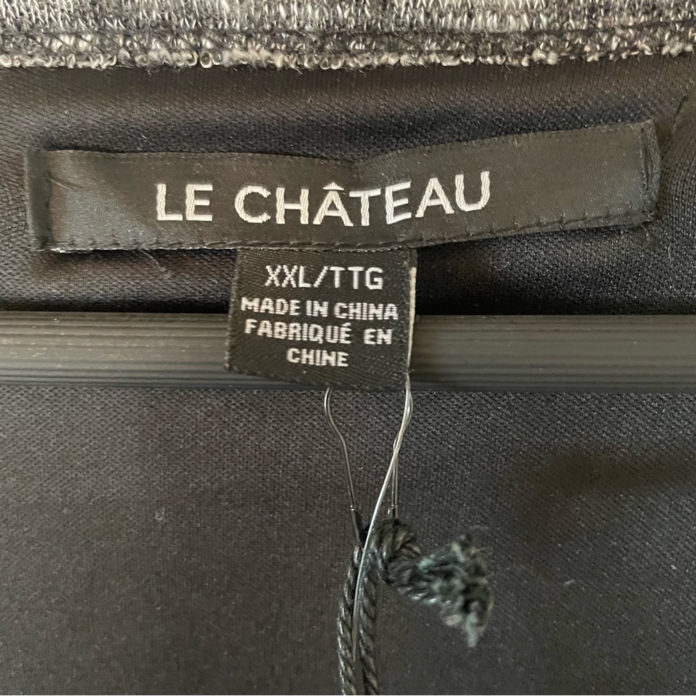 Le Chateau Charcoal and Black Textured Ruched Midi Dress - Picture 4 of 11